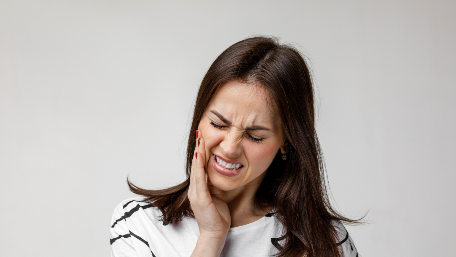 Common Dental Warning Signs You Shouldn’t Ignore